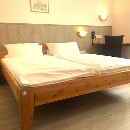 Hotel Orthwein -Kostenfreie Parkplaetze- Cölbe エクステリア 写真