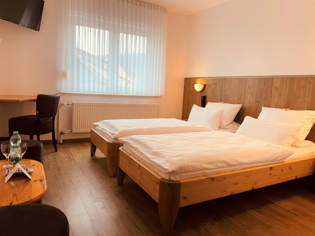 Hotel Orthwein -Kostenfreie Parkplaetze- Cölbe エクステリア 写真