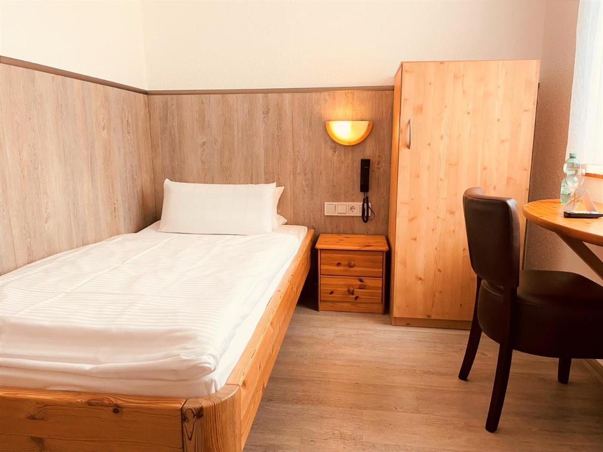 Hotel Orthwein -Kostenfreie Parkplaetze- Cölbe エクステリア 写真