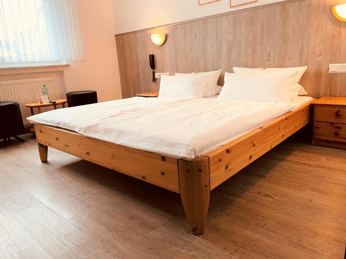 Hotel Orthwein -Kostenfreie Parkplaetze- Cölbe エクステリア 写真